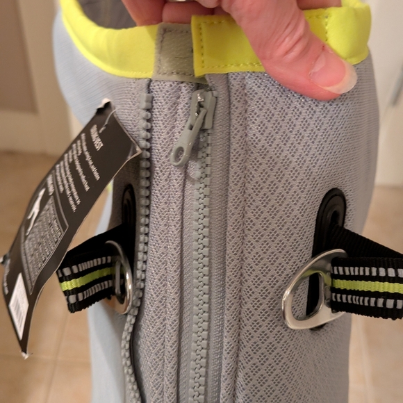 True love Gray and Yellow Dog Cooling Vest NWT - Picture 3 of 6